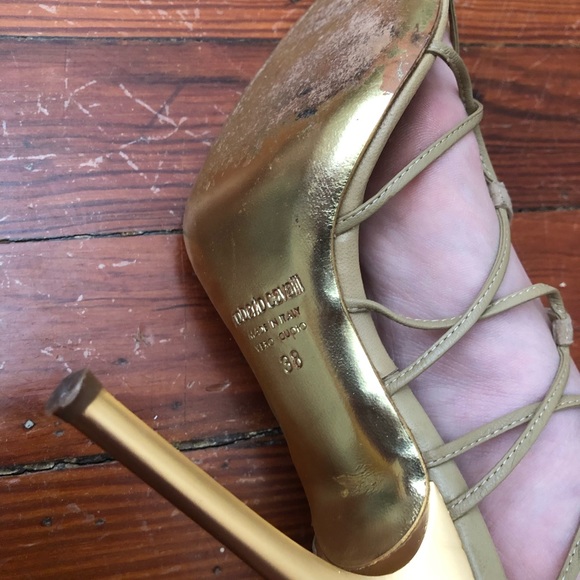 Suede and gold heeled sandals. - Picture 3 of 4